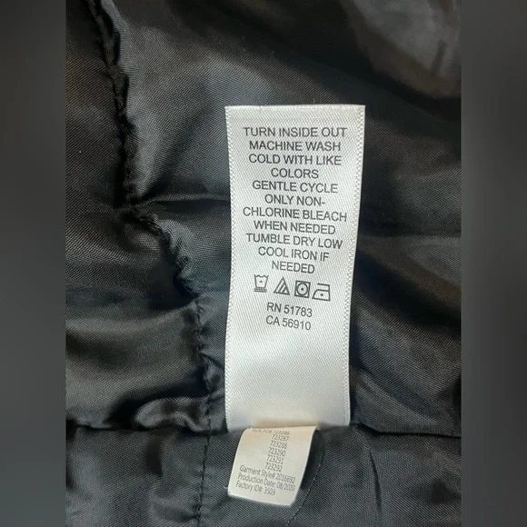 Maurices Women’s Black and White Plaid Quilted Vest with Pockets Size Large - Picture 12 of 15